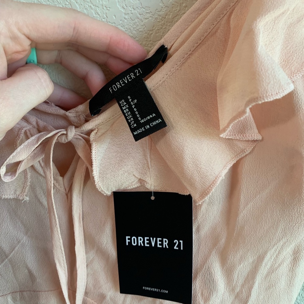 F21 sleeveless ruffle top - Picture 4 of 7